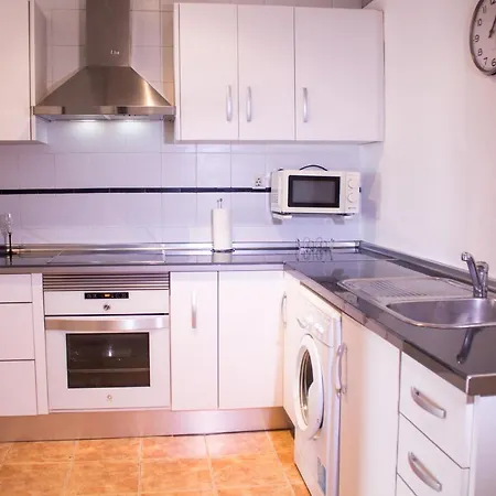 Apartamento En Playamar Con Terraza Y Piscina Appartamento