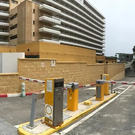 Apartamento En Playamar Con Terraza Y Piscina Appartamento