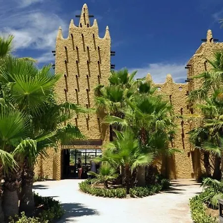 Apartamento En Playamar Con Terraza Y Piscina *