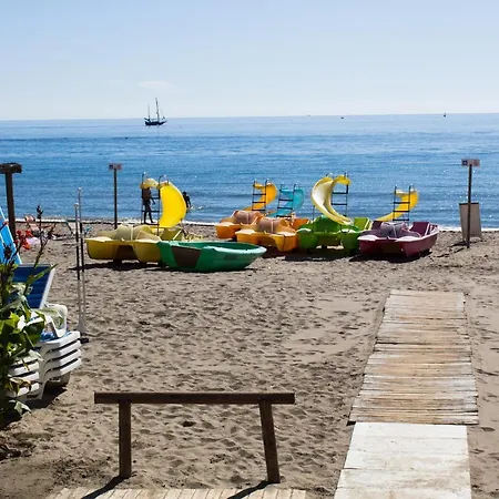 Apartamento En Playamar Con Terraza Y Piscina Appartamento *