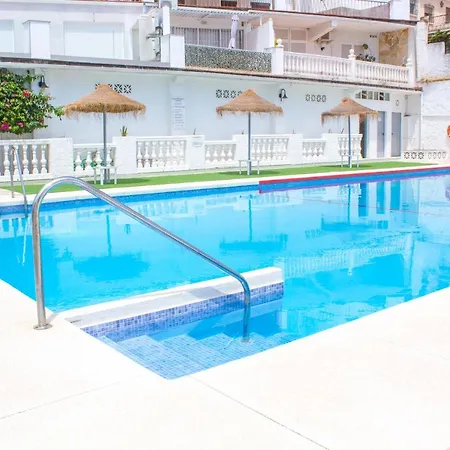 Apartamento En Playamar Con Terraza Y Piscina Appartamento