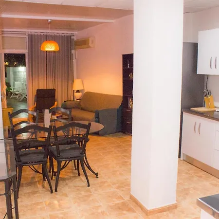 Apartamento En Playamar Con Terraza Y Piscina Appartamento *