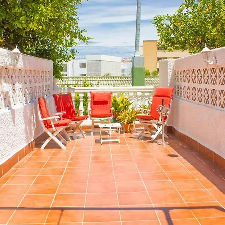 Apartamento En Playamar Con Terraza Y Piscina